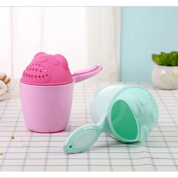 Safe & Fun Hair Washing Cup for Kids – Tear-Free Bath Time!